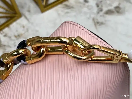 LOUIS VUITTON TWIST MM 0429